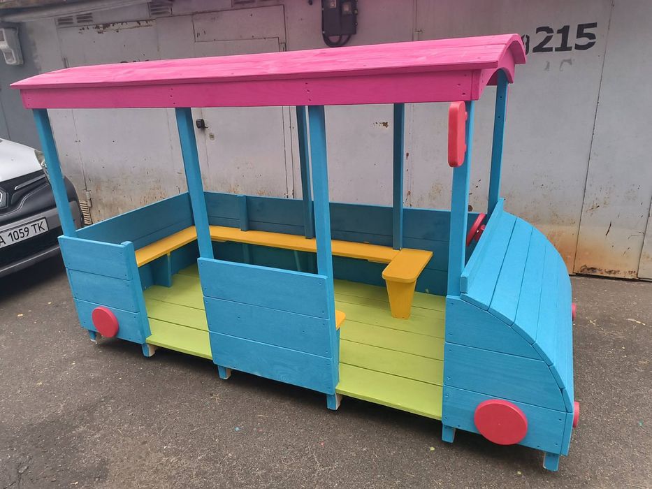 Пісочниці. Автобус. Паравоз. Будиночки. Вироби на дитячі майданчики