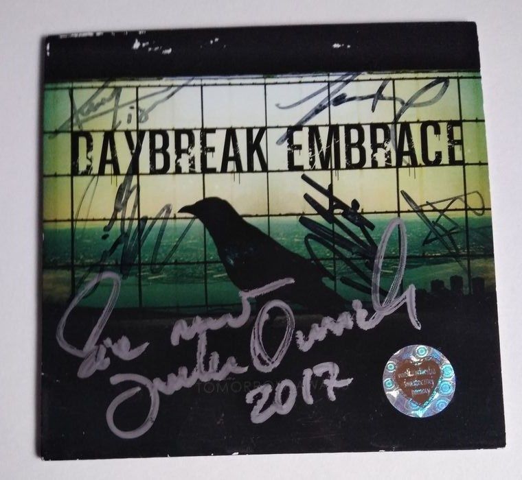 Daybreak Embrace Tomorrow Awaits singiel autografy