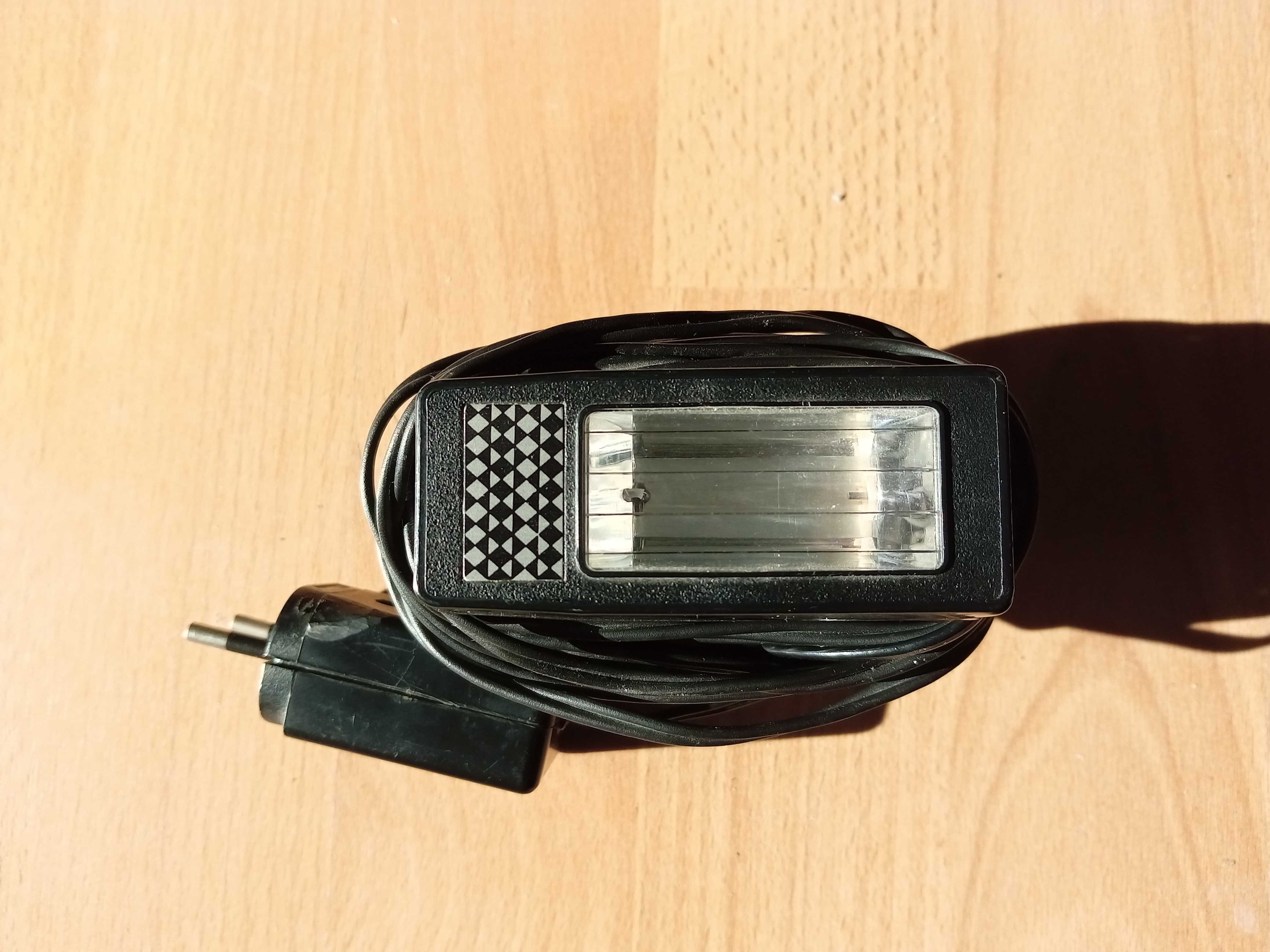 Vintage Retro PRL Aparat Fotograficzny Vilia + Etui + Lampa