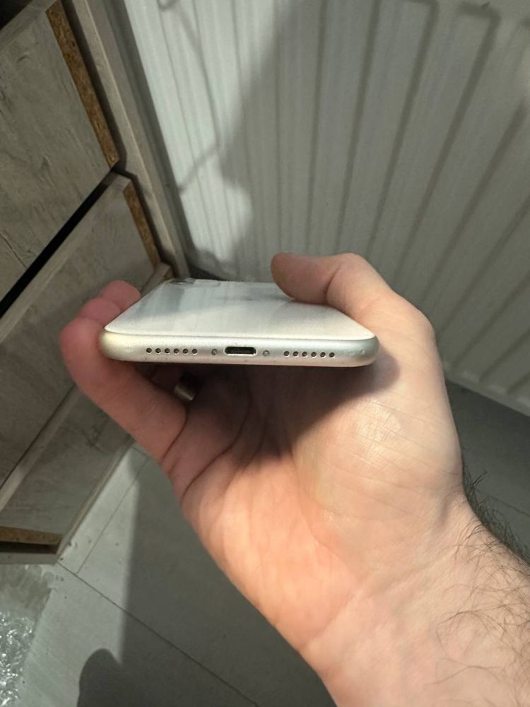 iPhone 11 white на запчасти