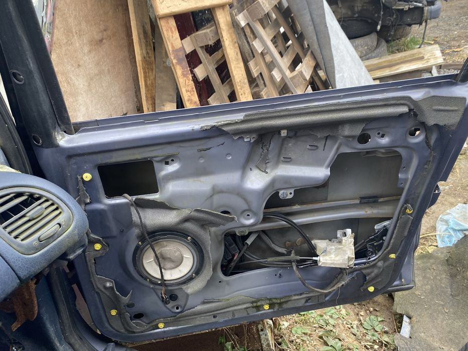 Двері на машини ford galaxy 1999р, ford mondeo 3, Golf 5, audi 4 1998р