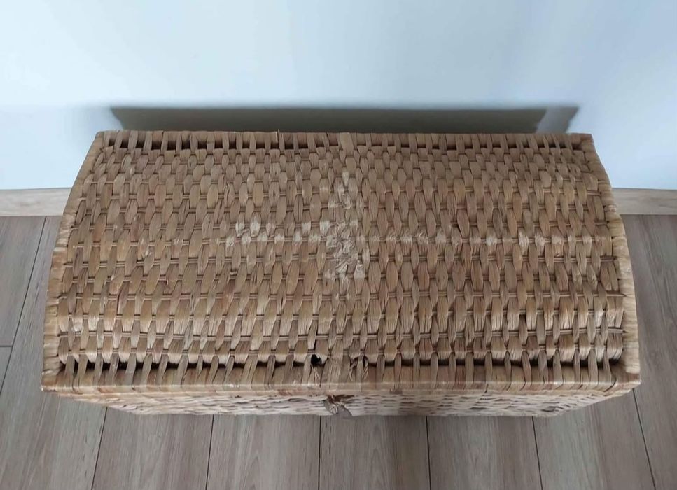 Skrzynia z trawy morskiej