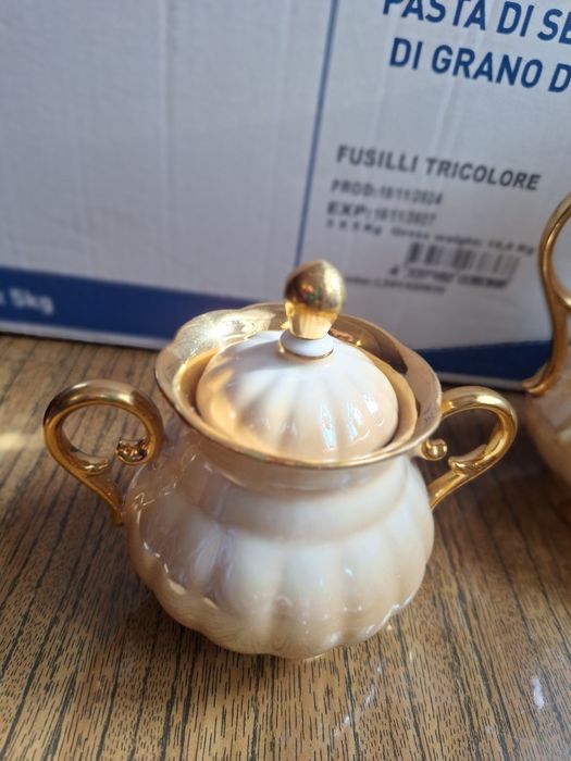 Кавовий фарфоровий сервіз