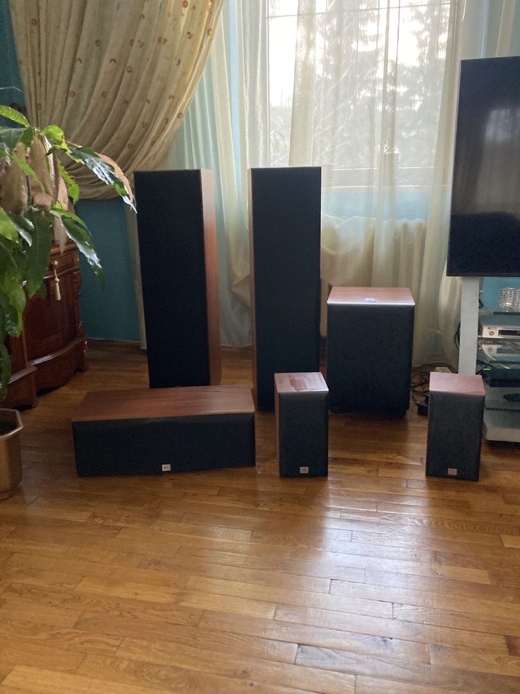 Колонки JBL,для домашнего кинотеатра.