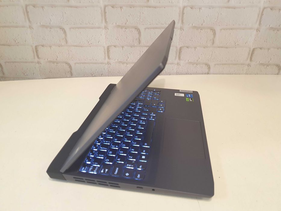 Игровой ноутбук Lenovo LOQ 15IRH8∎i5-12450H∎16GB DDR5∎144ГЦ∎RTX4050