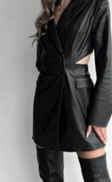 ZARA Зара НОВОЕ платье- пиджак из экокожи  с вырезами