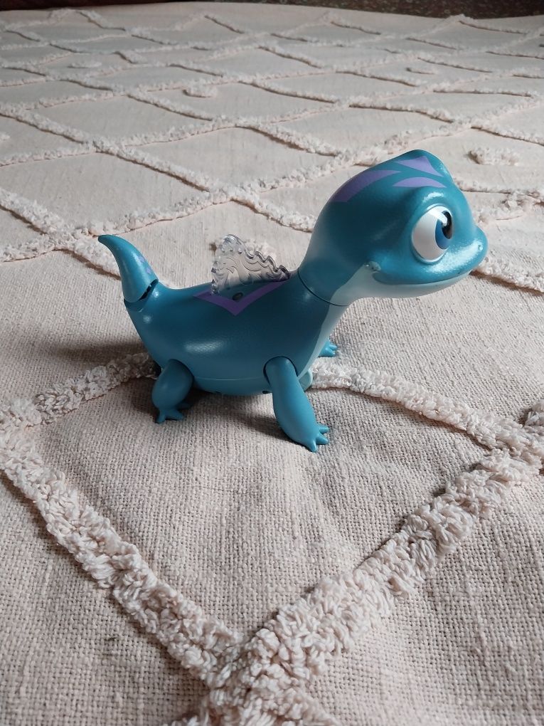 Interaktywna zabawka salamandra frozen hasbro