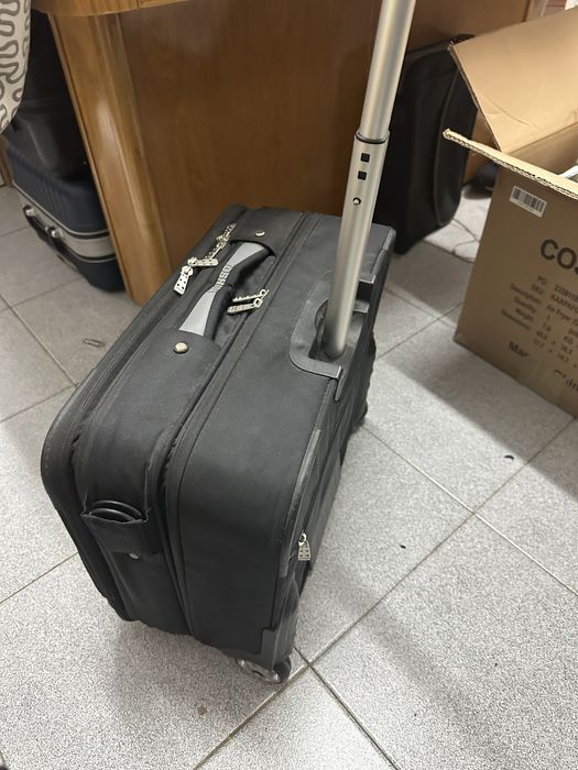 Mala trolley da marca Toshiba