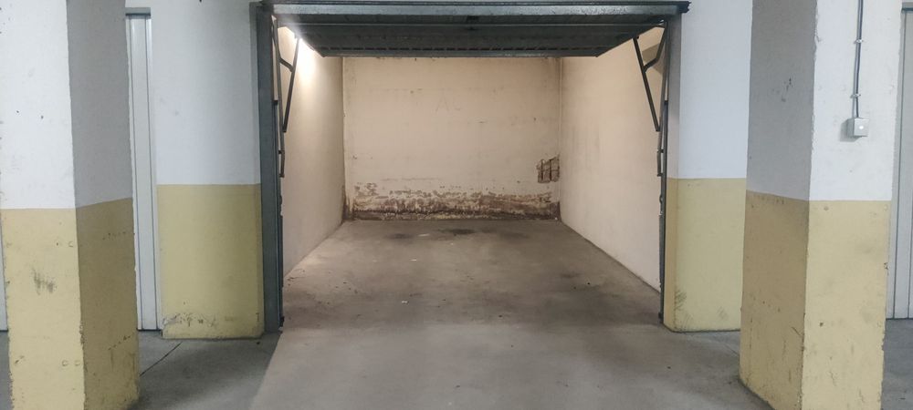 Arrenda-se garagem