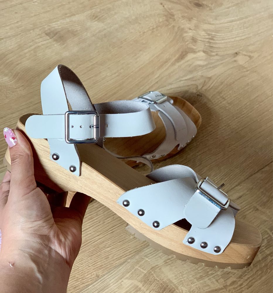 Zara drewniaki drewniane sandały