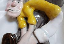 peças assinadas, artesanato, vidradas c/ relevo