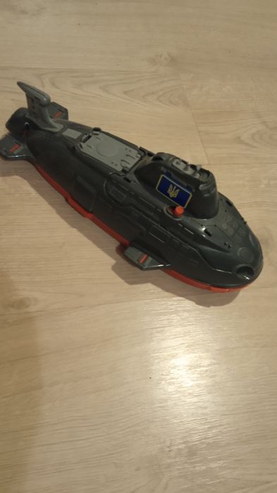 Продам игрушку подводная лодка