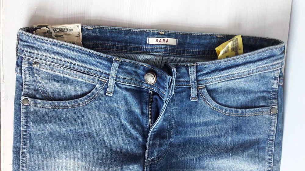 Spodnie damskie Wrangler Sara - NOWE