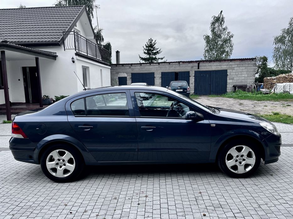 Opel Astra H Sedan 1.6 ECOTEC BENZYNA + LPG | 2008 | 189 tys. km