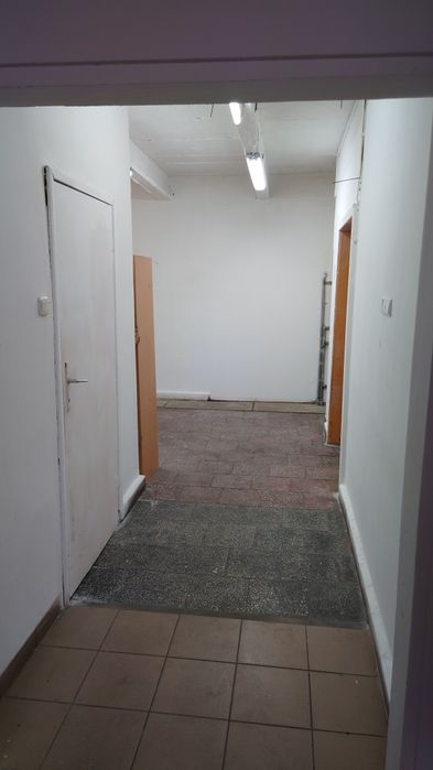 Lokal handlowo-usługowy 133 m² – parter, parking, duże witryny – świet