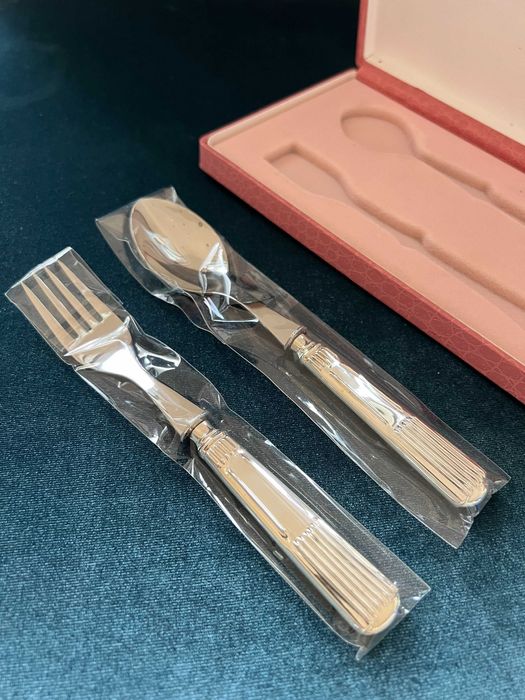 Conjunto de Talheres Colher e Garfo Infantis Cabo em PRATA em Estojo