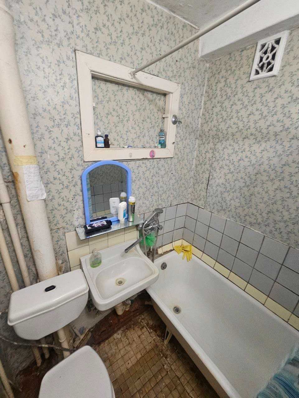 Продається 1-кімн. квартира, вул. А.Солов'яненка, метро Чернігівська.