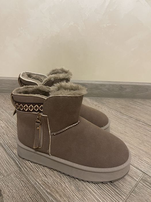 Уггі  розмір 40(39) уггі уггі