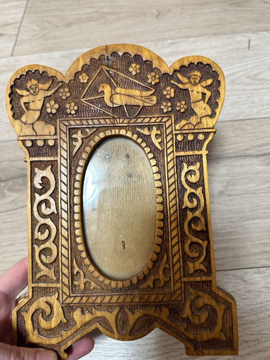Антикварна різьблена дерев’яна рамка (1930-ті, Карпати)