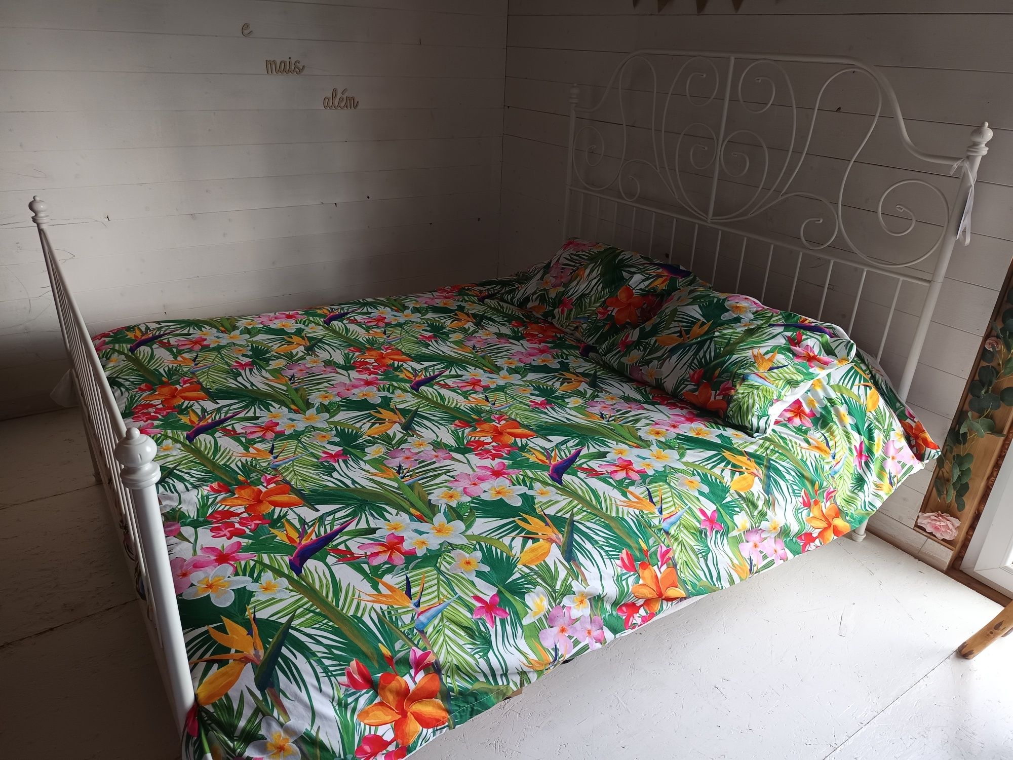 Cama branca IKEA 160*200