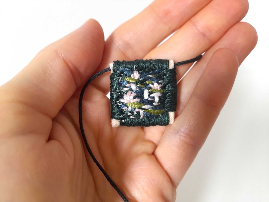 Pulseira de lótus cor de rosa bordada à mão, talismã floral