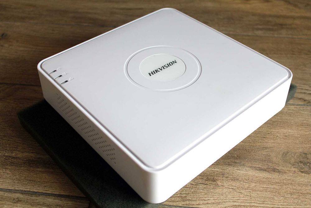 4 канальный видеорегистратор NVR Hikvision DS-7104NI-Q1