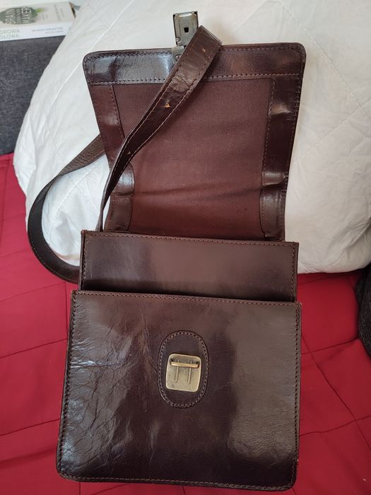 Skórzaną torebkę na ramię sprzedam