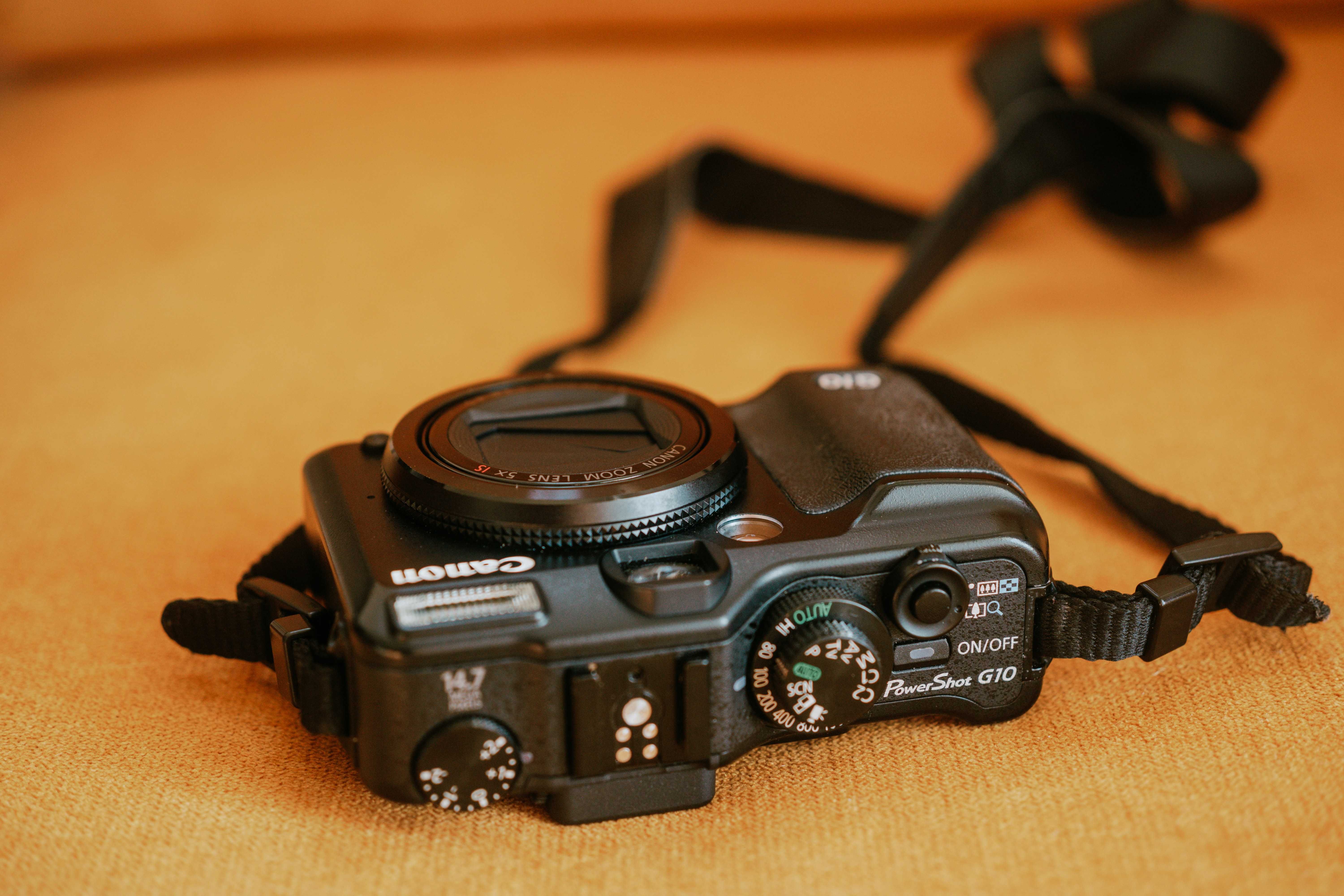 Canon Powershot G10 - sensor CCD