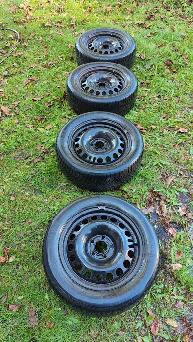 Opony zimowe 215/55 R16 z felgami stalowymi, używane rocznik 2013