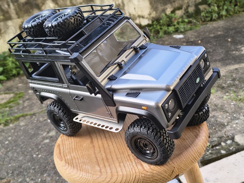 Mn99s • Defender • Scale