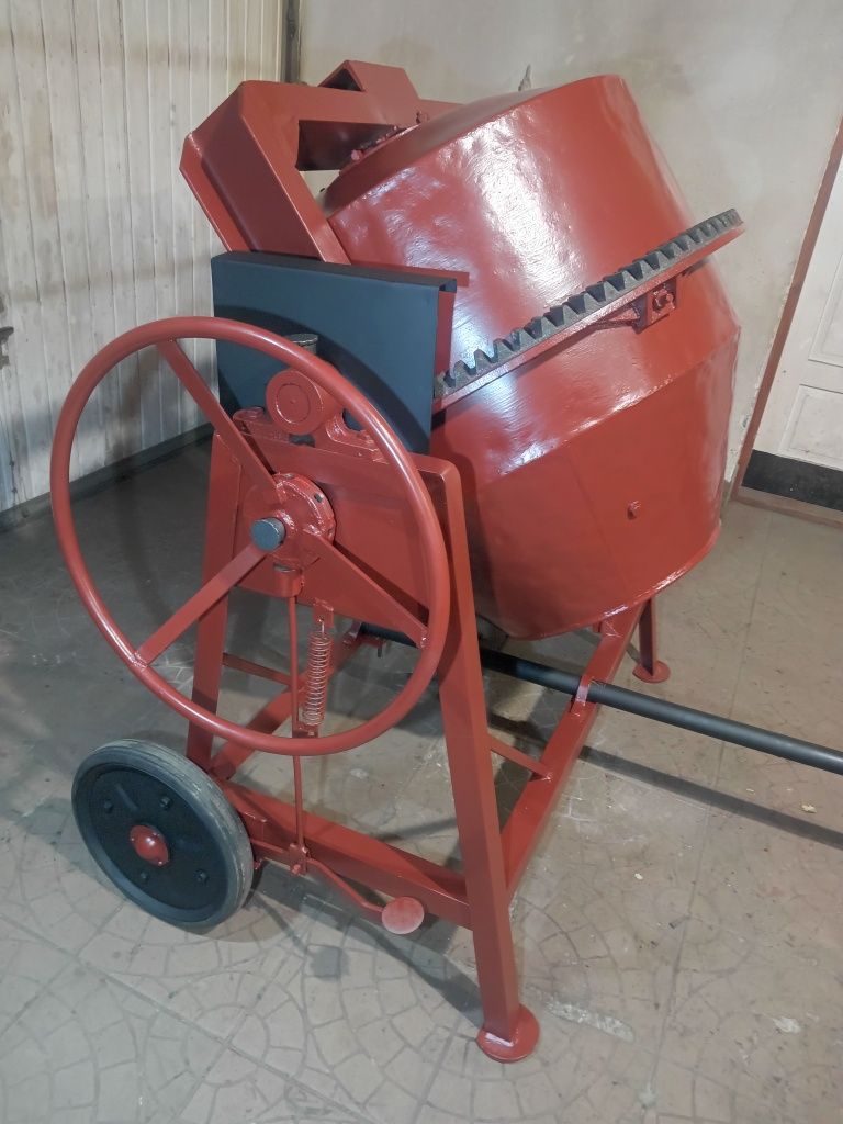 Betoniarka 200 L