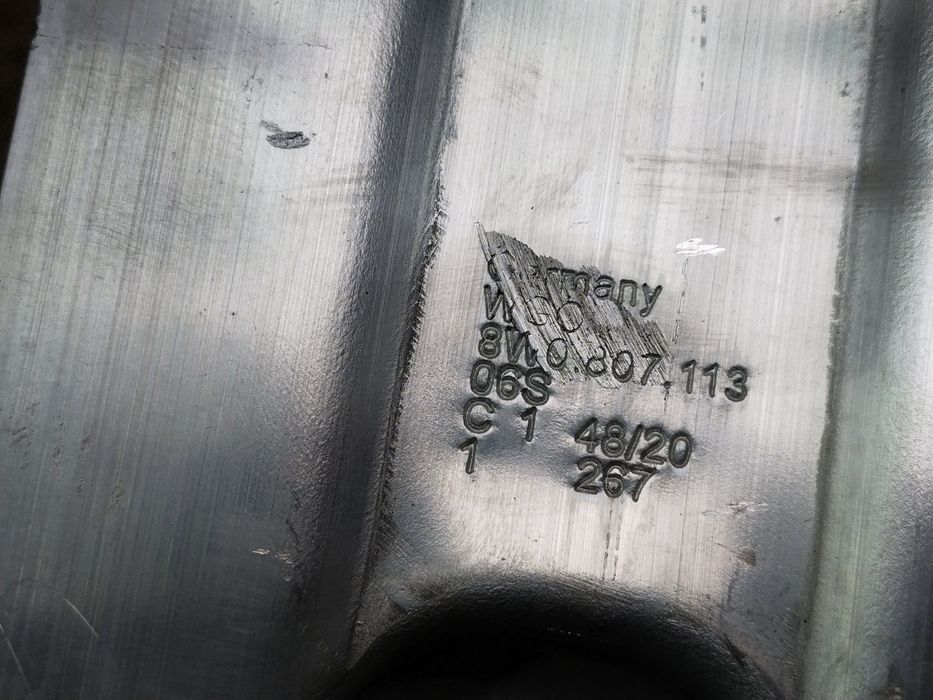 Audi A4 B9 2015-2023 Усилитель бампера переднего 8W0807113