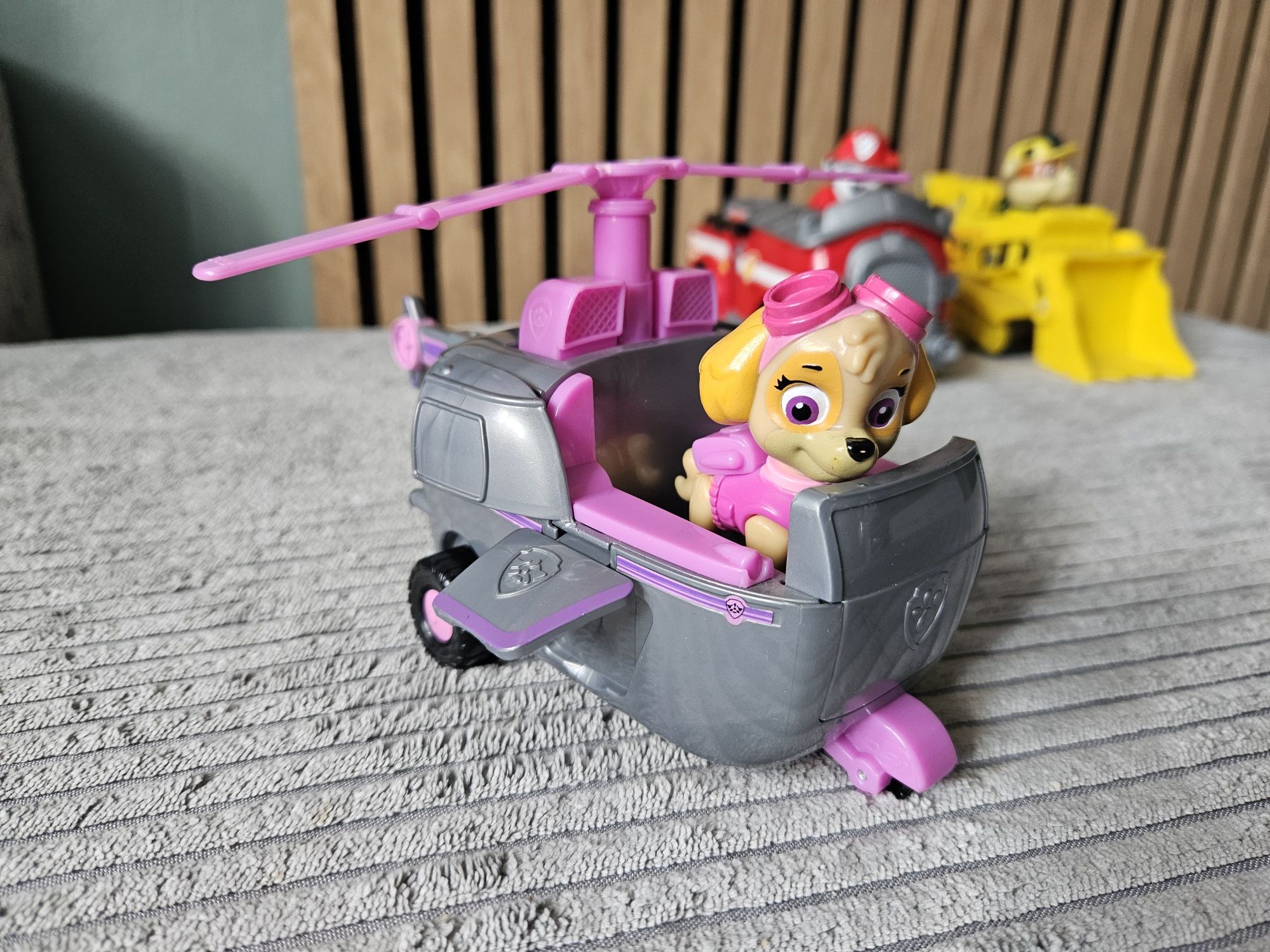 Skye marshall rubble pojazdy psi patrol