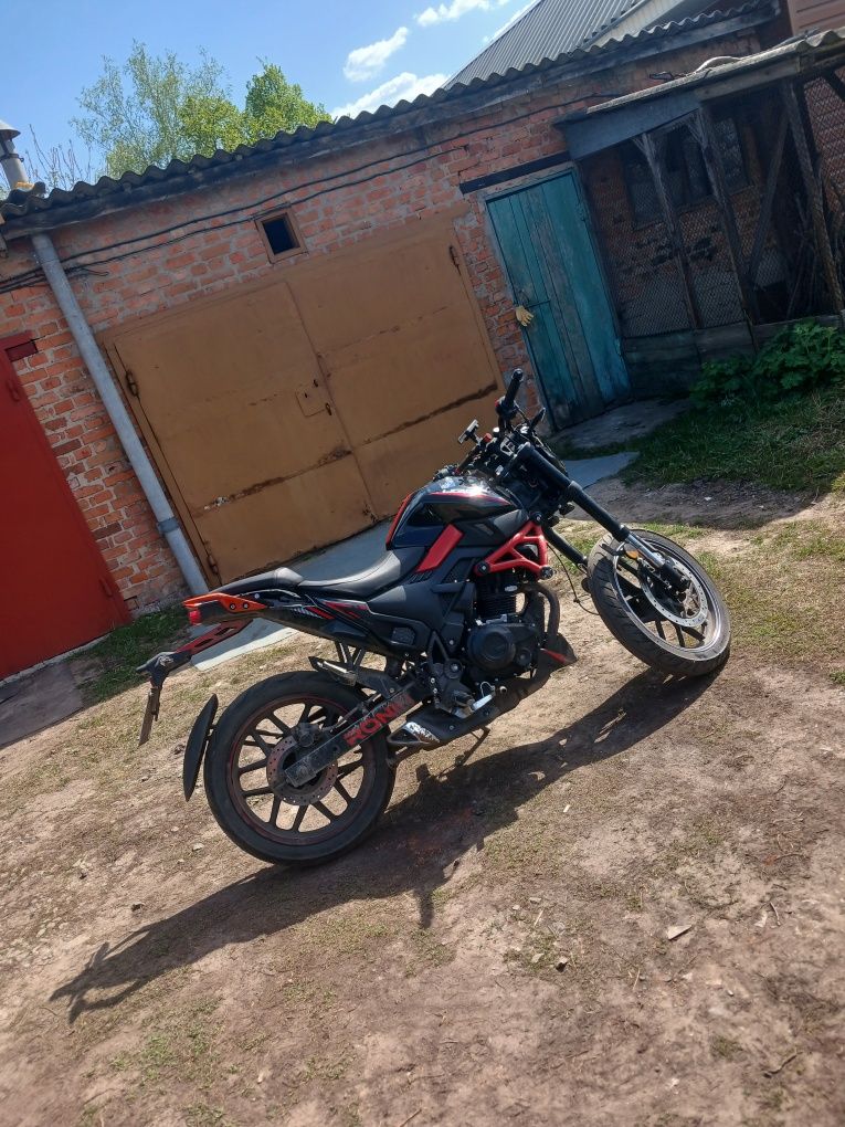 Продам мотоцикл Lifan SR 200