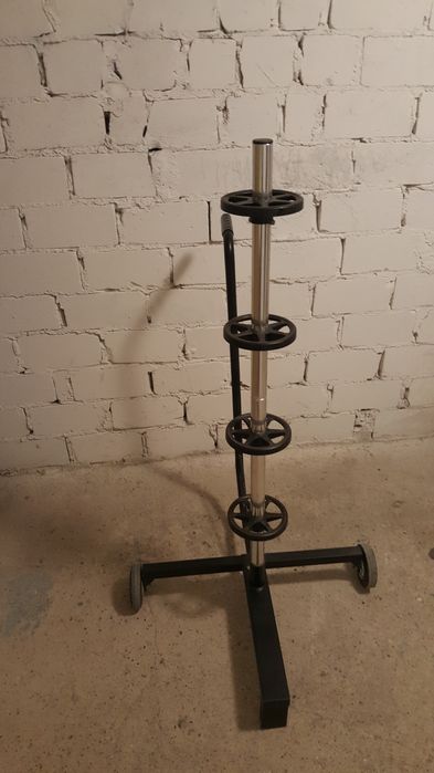 Stojak na 4 koła z wózkiem