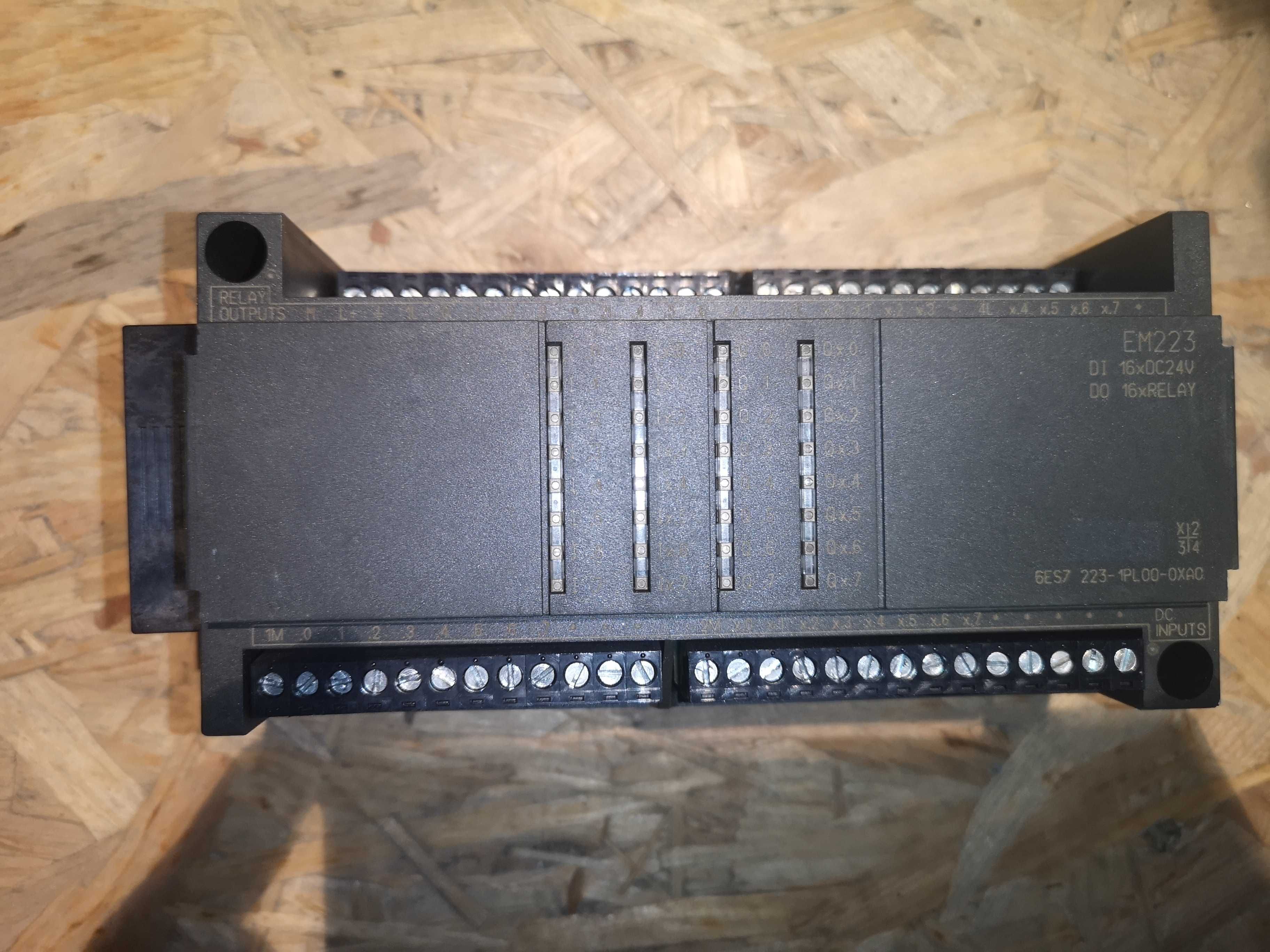 Sterownik s7-200 CPU 216 + karty 6ES7 216-2AD00 223-1PL00 231-0HC22