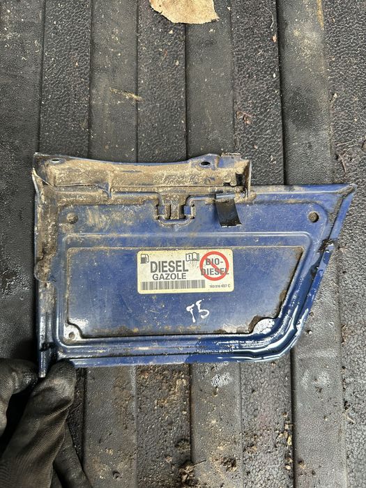 Крышка бака лючек фольцваген т5 volkswagen