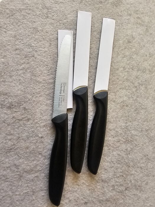 Noże do pomidorów, podobne do noży typu pikutek