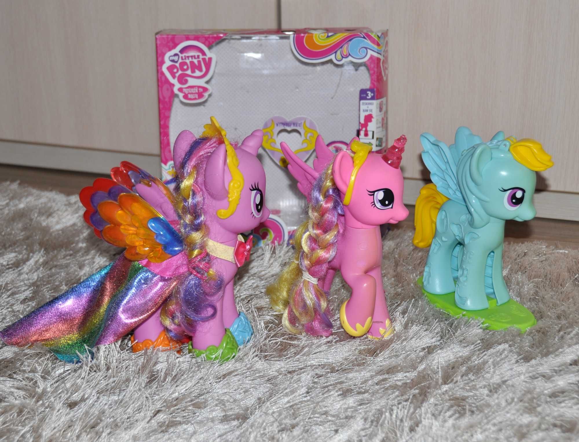 Trzy koniki My Little Pony:Cadance ,Rainbow Dash,Twilight Sparkle