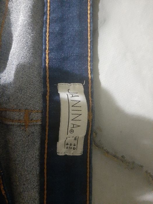 Продаються жіночі джинси