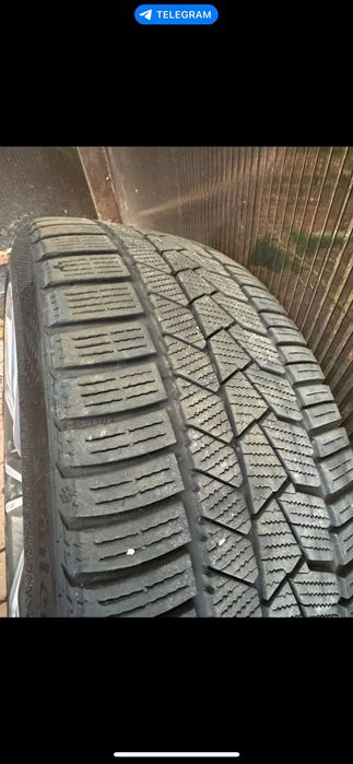Продам резину R19 комплект літо і зима. Також є диски.