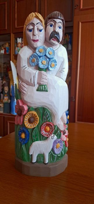 Młoda Para rzeźba ludowa