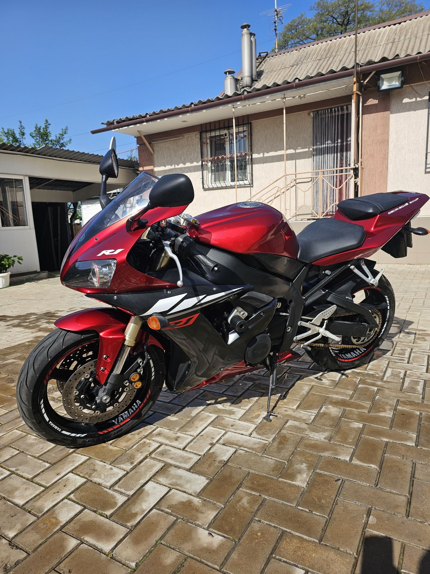 Yamaha R1 ямаха р1