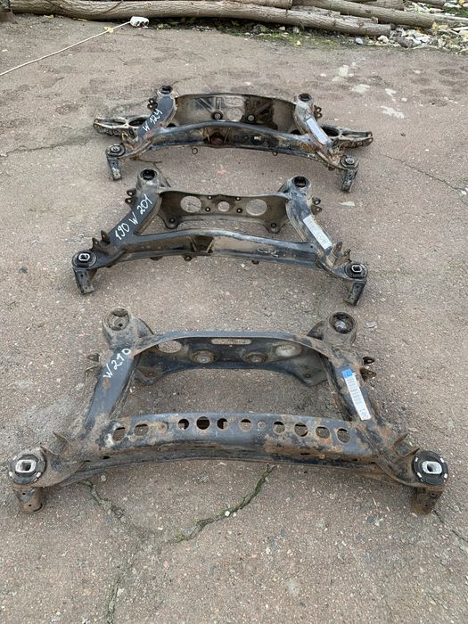 Продам подрамник мерседес W-124; 190 W-201; W-210.