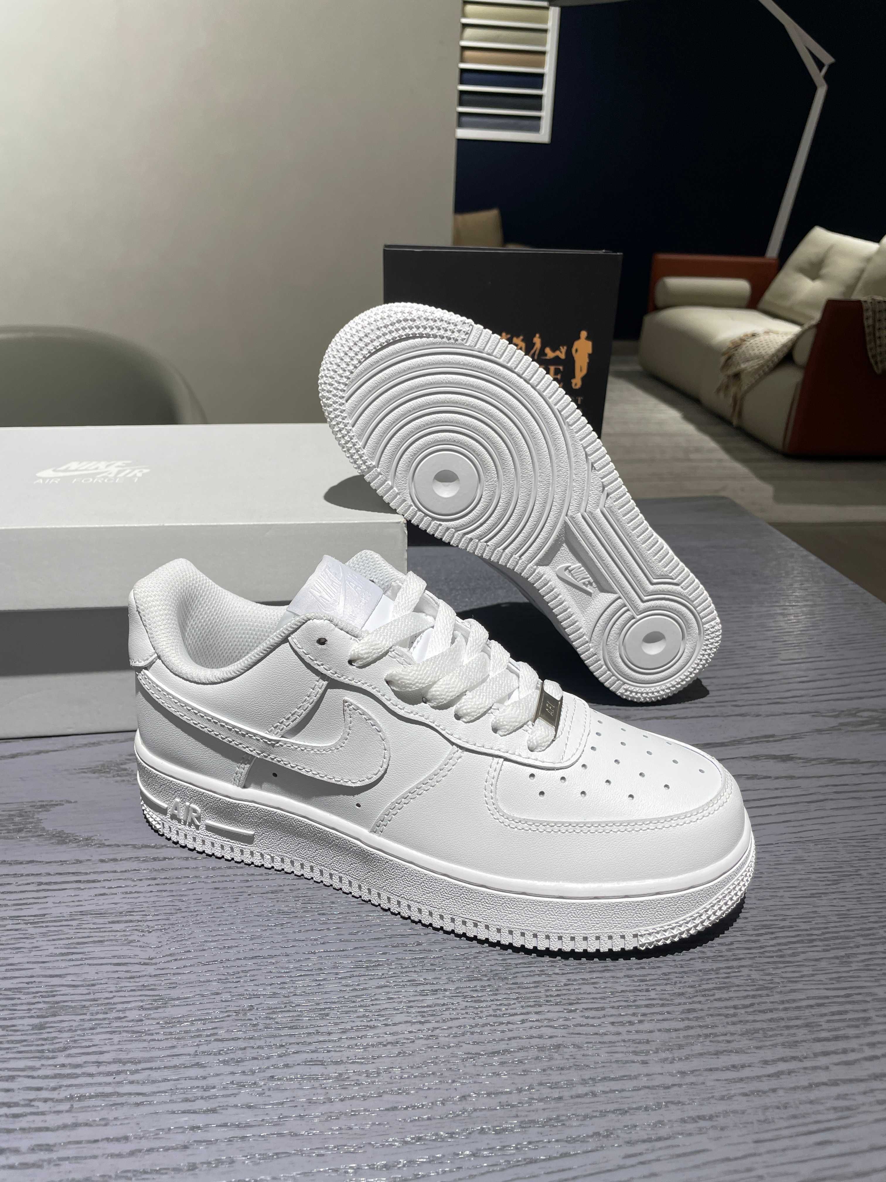 Nike Air Force 1 Low '07 White  „Buciki” dla dzieci.43
