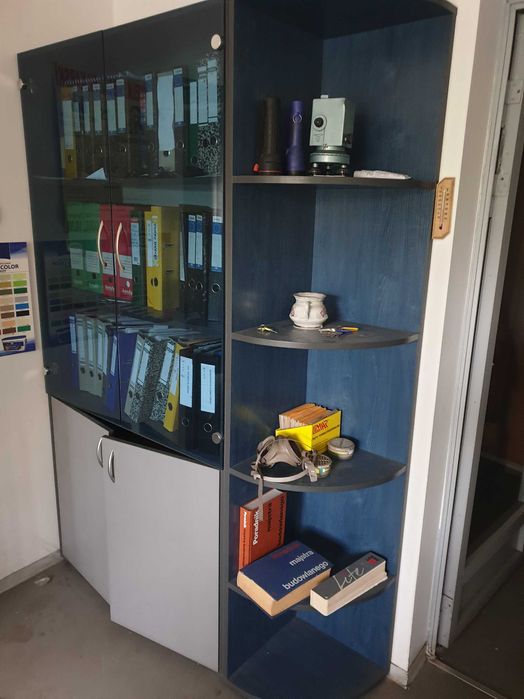 Meble biurowe biurko duze dwa regsly wg zdjęć  sprzedam