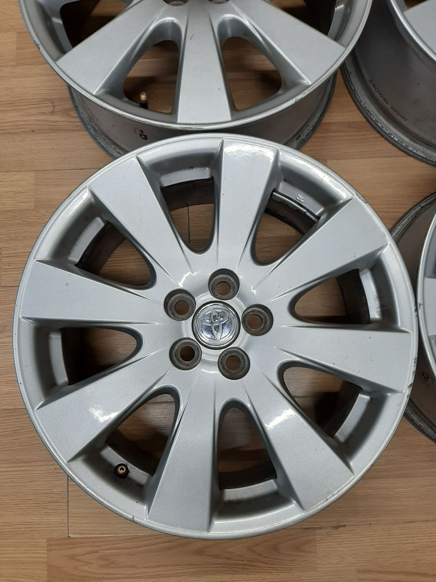 Оригінальні диски 5*100R17 Toyota avensis,prius,corolla