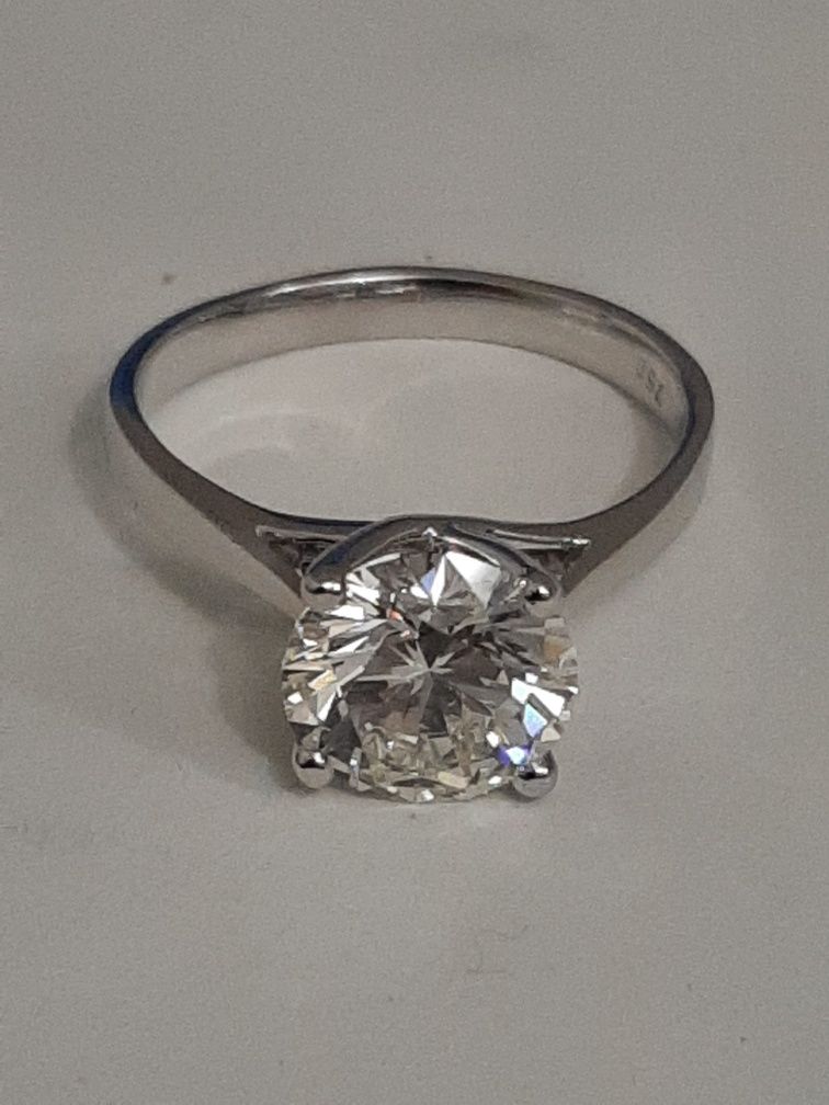 3.07 ct H/VS2 натуральный бриллиант сертификат.  Золотое кольцо.