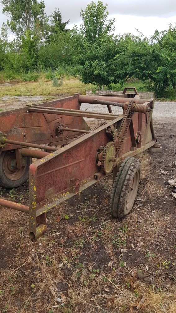 лійка для розкидання добрив