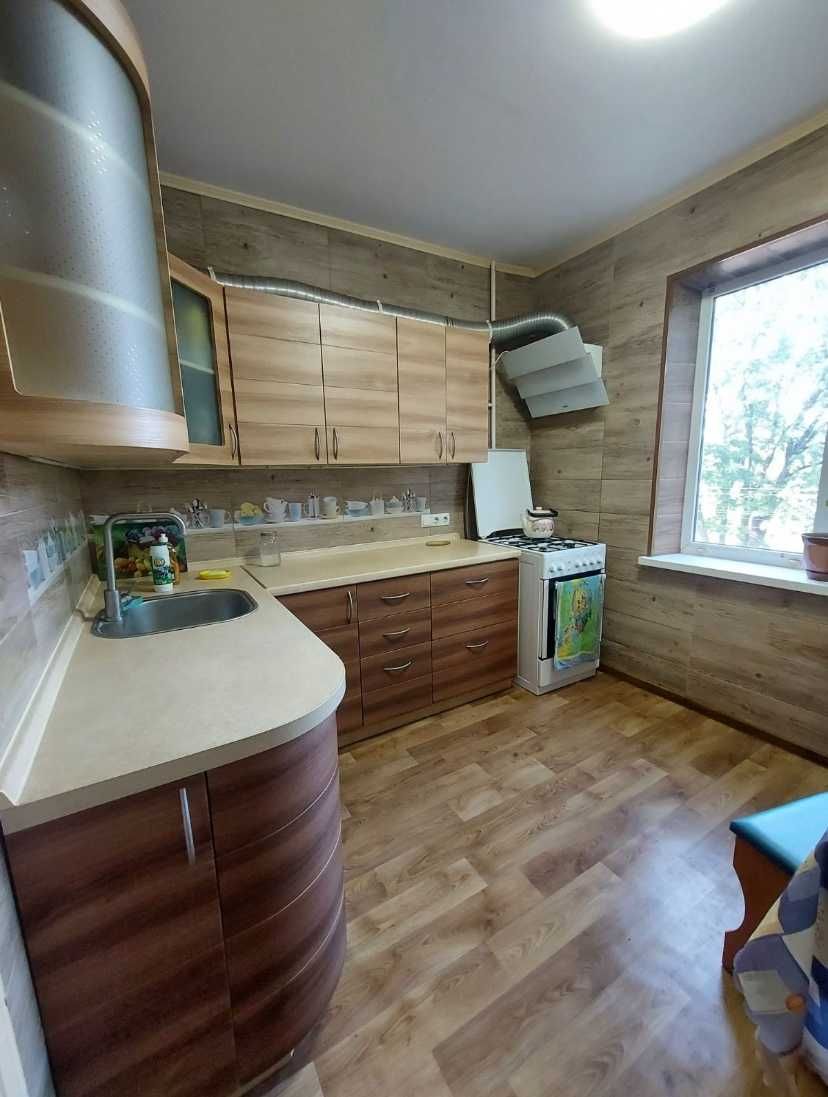 Продам квартиру 73 м.кв  Пономарьова 18! Академмістечно Лавіна. РЕМОНТ